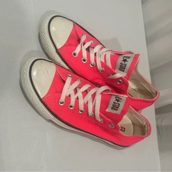 Converse Classic Low Top Sneakers - Picture 2 of 5
